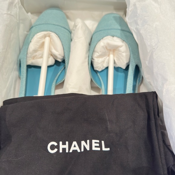 CHANEL 21S Neon Blue Denim Slingback Flats Cap Toe CC Shoes - Size 39 - Picture 11 of 13